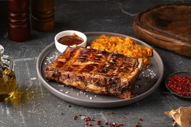 Which German Side Dishes Pair Well With Sausages or Grilled Meats?