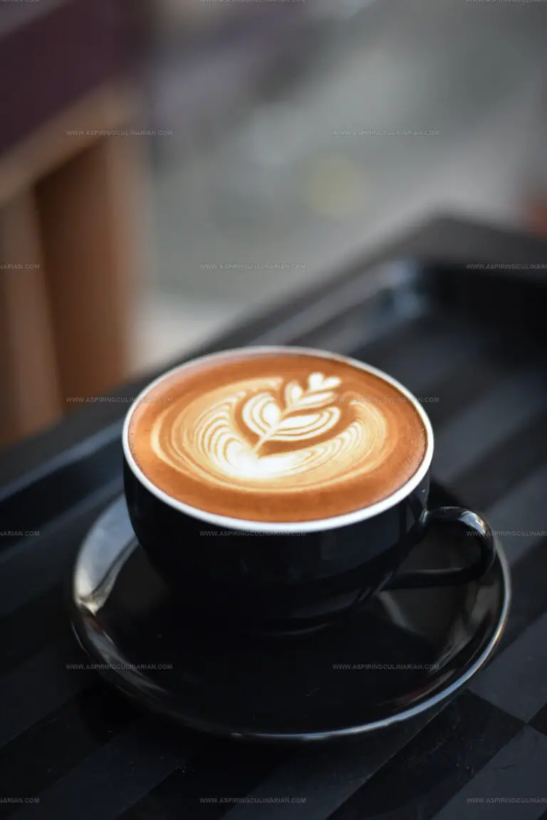 4 Natural Substitutes That Replace Sugar in Coffee