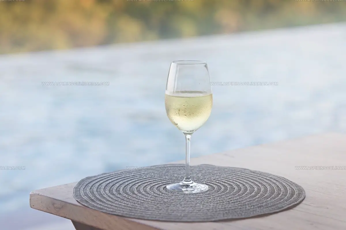 5 White Wine Substitutes That Still Add Depth