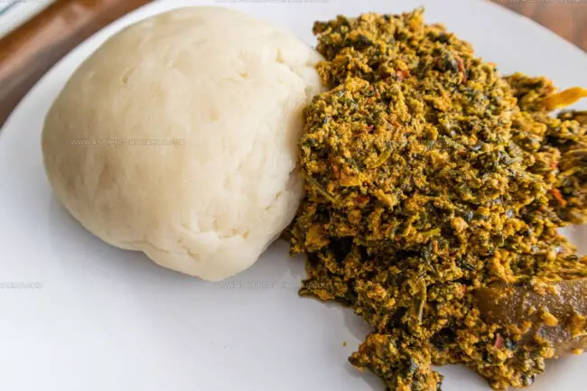 How Are African Breakfasts Typically Prepared or Served?